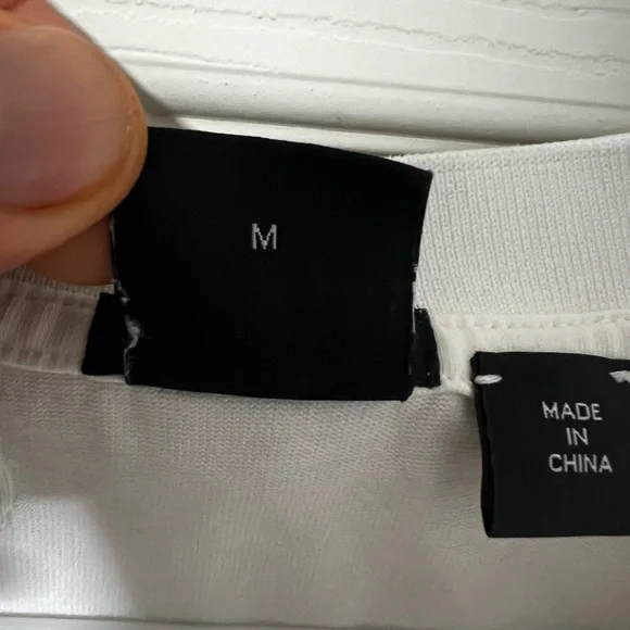 HUGO BOSS MERCERISED-COTTON T-SHIRT WITH LARGE JACQUARD-WOVEN MONOGRAMS SIZE M - Picture 6 of 6